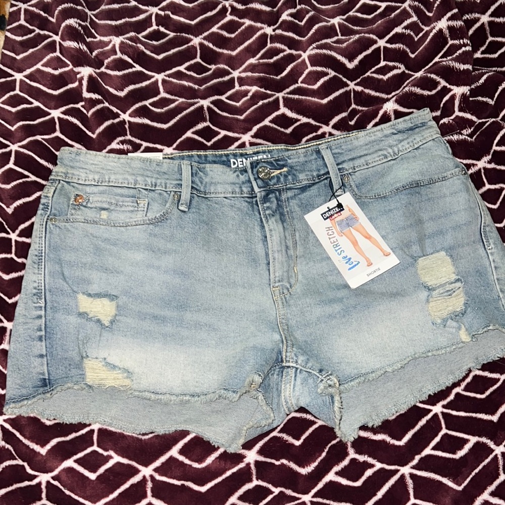 Levi’s denim shorts